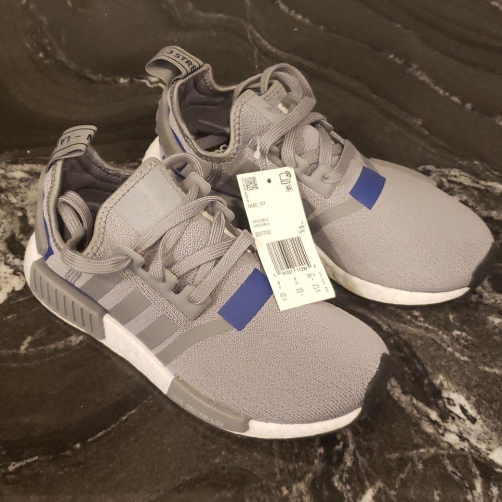 Brand New In Box Adidas NMD R1’s❤️